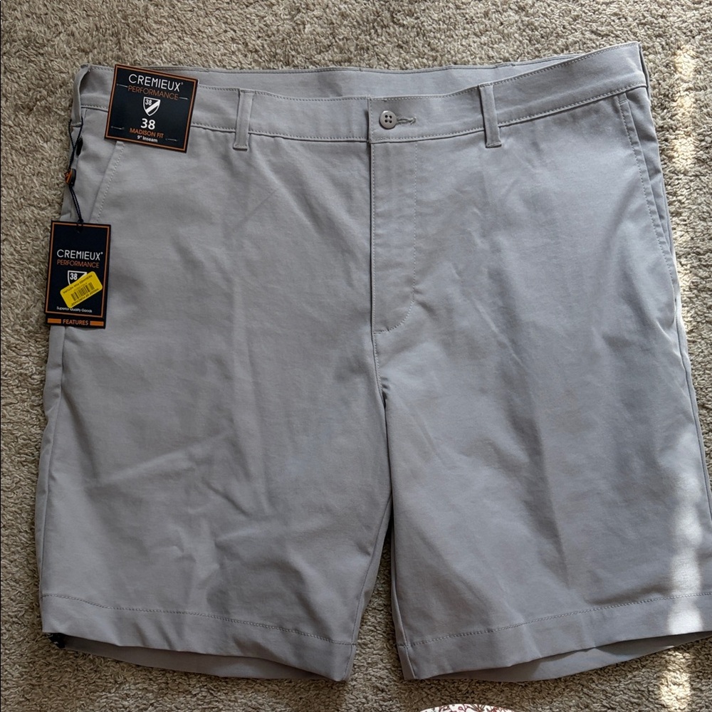 Daniel Cremieux Men’s Light Gray Flat-Front Performance Shorts